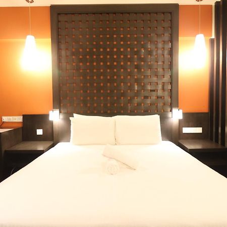 Millennium Suite At Pyramid Tower Petaling Jaya Esterno foto