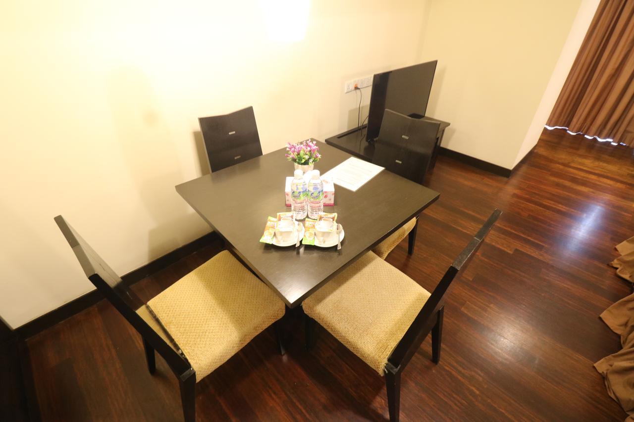 Millennium Suite At Pyramid Tower Petaling Jaya Esterno foto