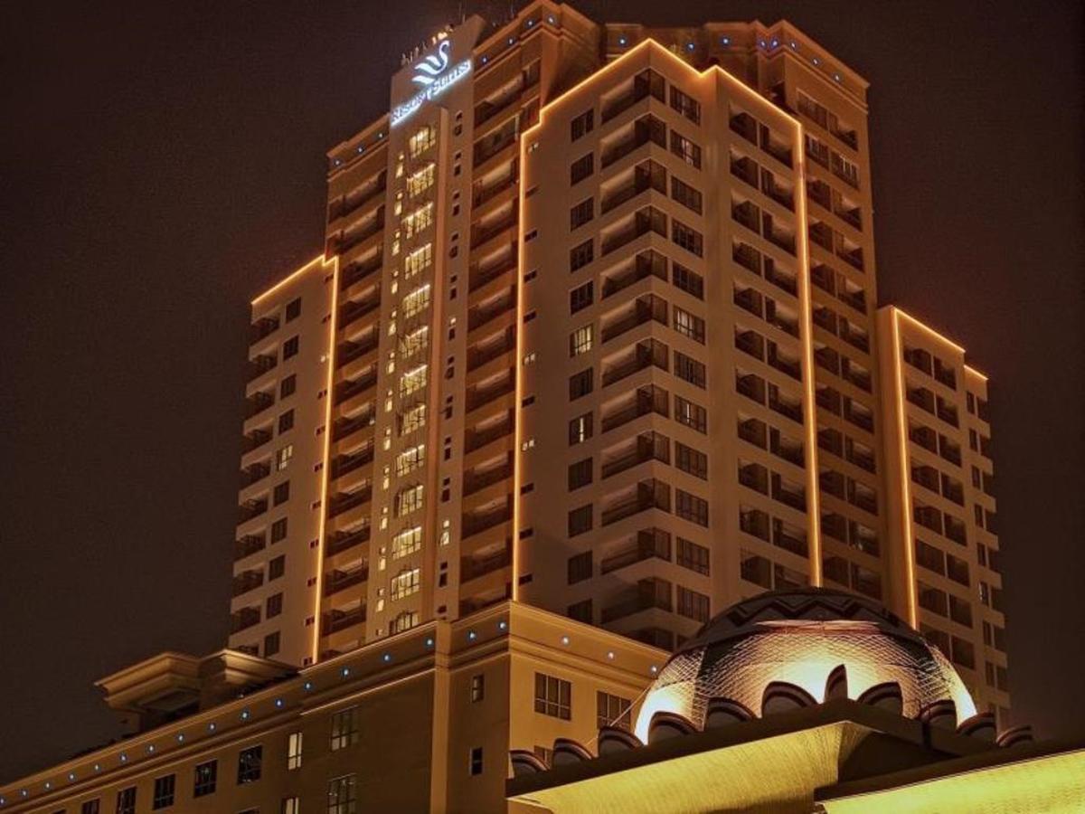 Millennium Suite At Pyramid Tower Petaling Jaya Esterno foto