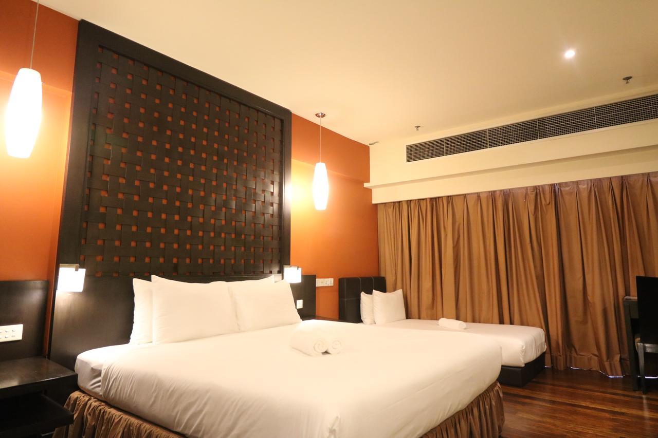 Millennium Suite At Pyramid Tower Petaling Jaya Esterno foto